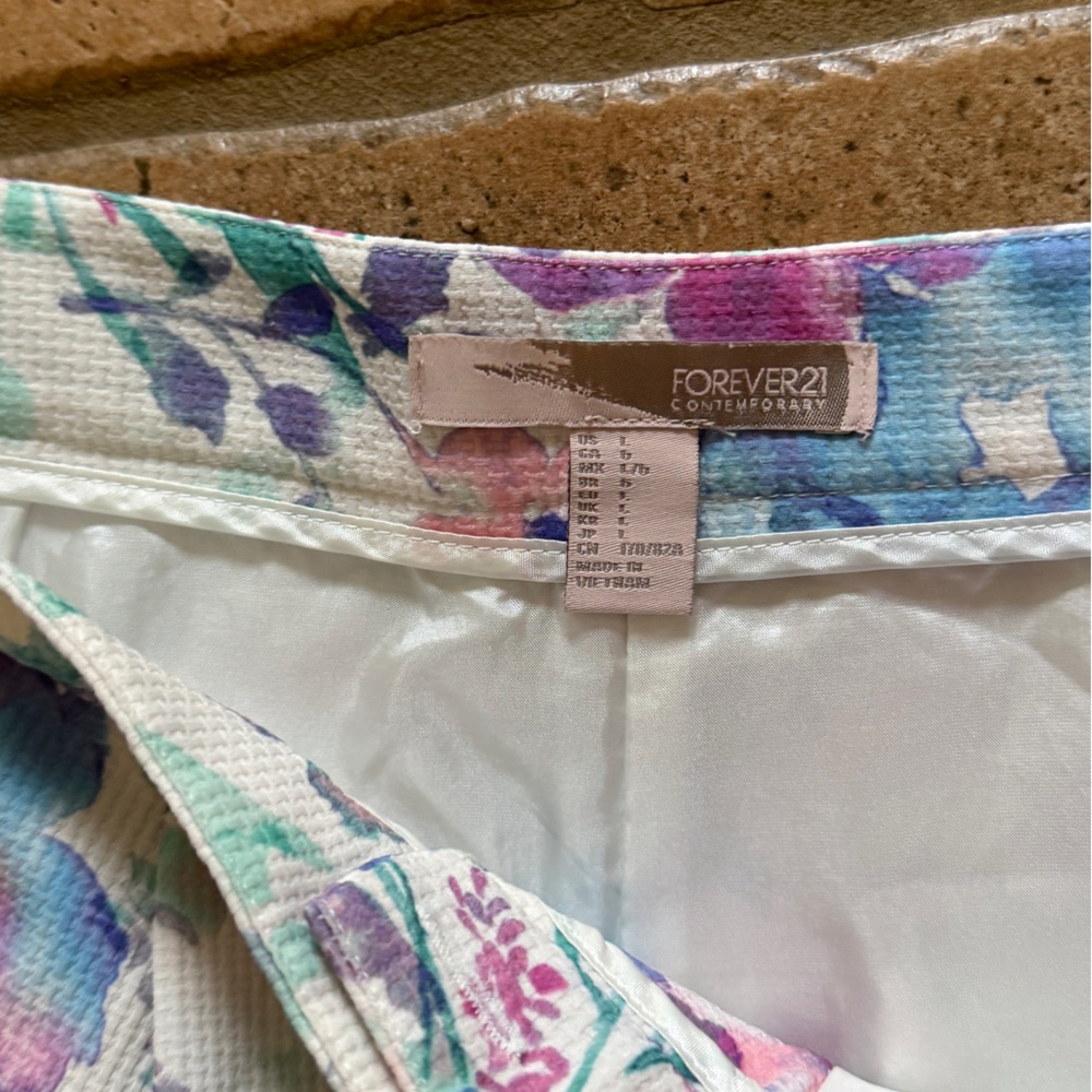 Forever 21 Multicolor Floral Shorts - Picture 2 of 3